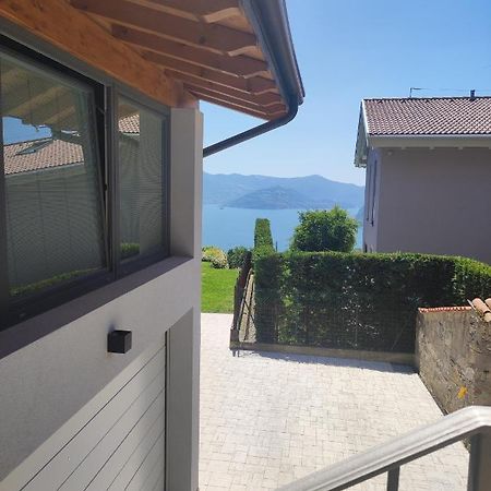 Luminoso Appartamento Vista Lago Solto Collina Exterior foto