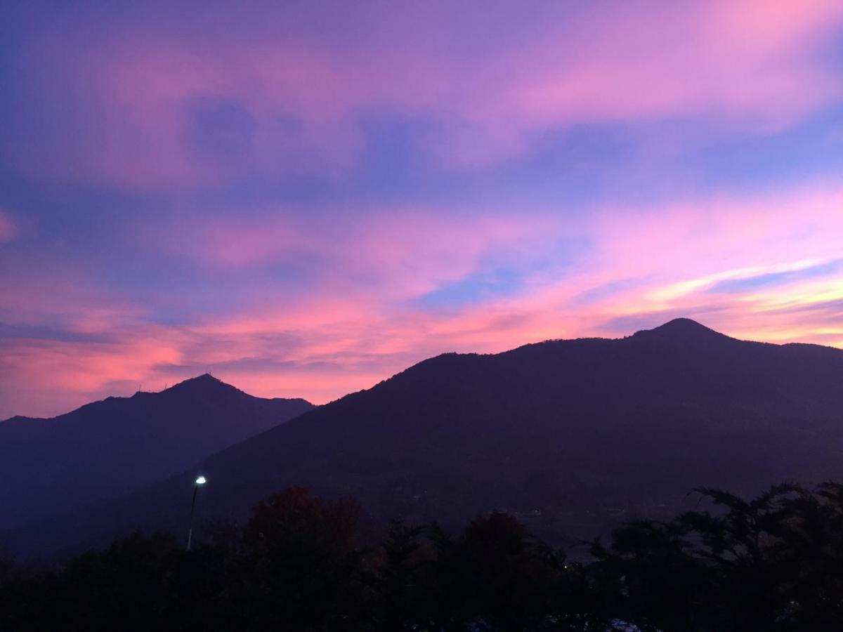 Luminoso Appartamento Vista Lago Solto Collina Exterior foto